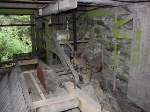 Construction d'une nouvelle centrale sur un torrent de montagne