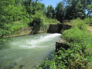 Installation d'une vis hydrodynamique sur un ouvrage de décharge