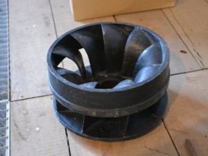 Turbinage d'un débit réservé avec une turbine achetée d'occasion