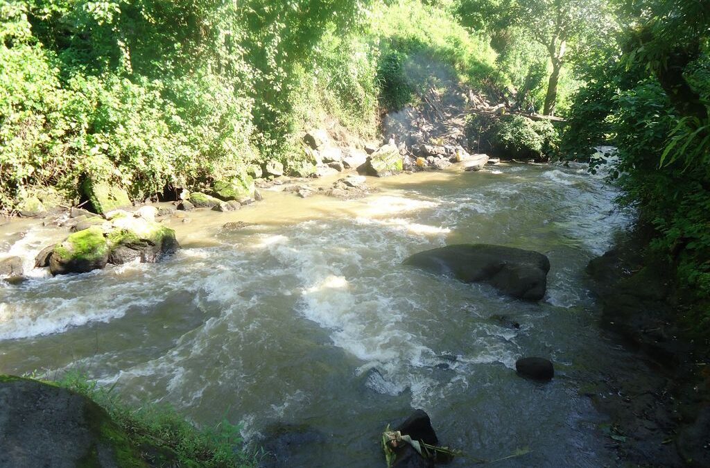 Projet de barrage et de centrale hydroélectrique de moyenne chute