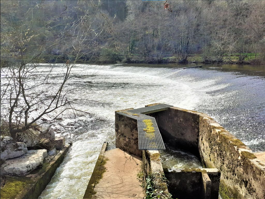 Equipement hydroélectrique d’un seuil existant
